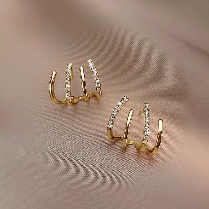 New Crystal Claw Stud Earrings Gold Color Alloy Earrings for Women Simple Design Cute Small Earrings Fashion Unusual Earrings