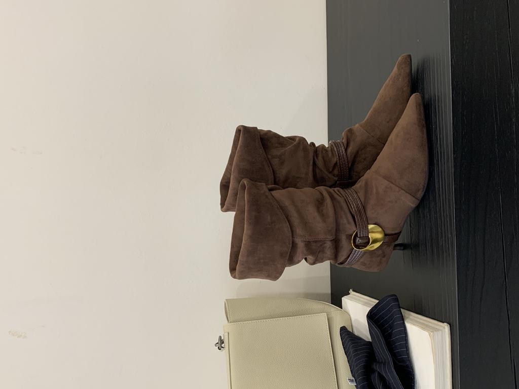 2025 niche pointed western boots folded stacking boots autumn and winter new fashion temperament thin high heel medium boots