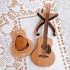 Hölzerne Gitarrenplektrumbox mit Ständer, Gitarrenplektrum-Präsentationsbox mit 3 Gitarrenplektren, Aufbewahrungskoffer für Schreibtischplektren, Geschenk für Gitarristen