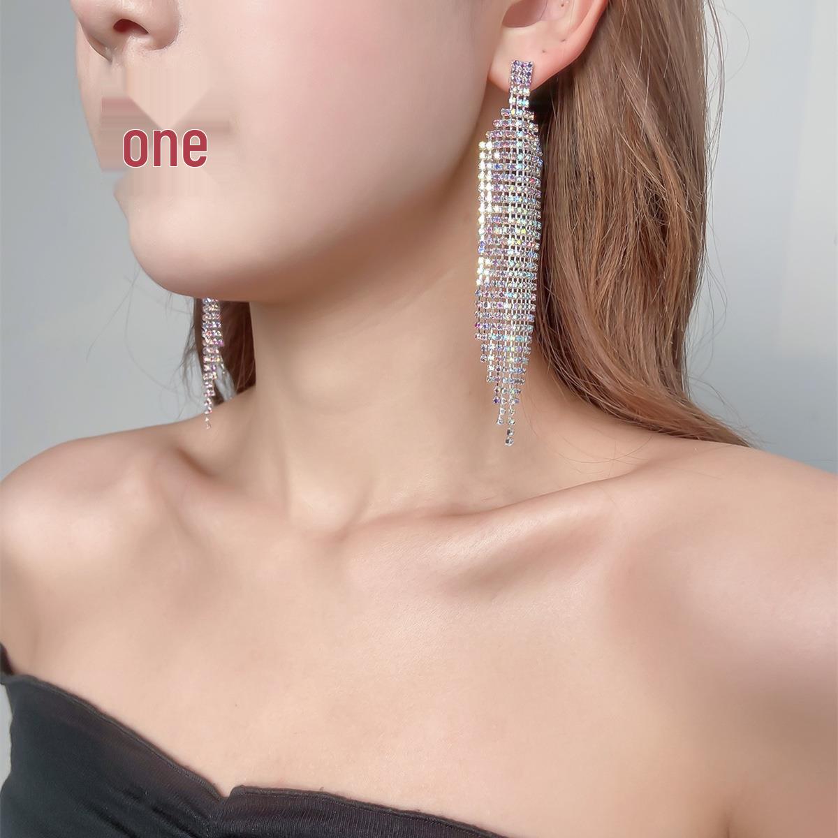 

Elegant Rhinestone Diamond Stud Earrings - Japanese & Korean Trend серебряный