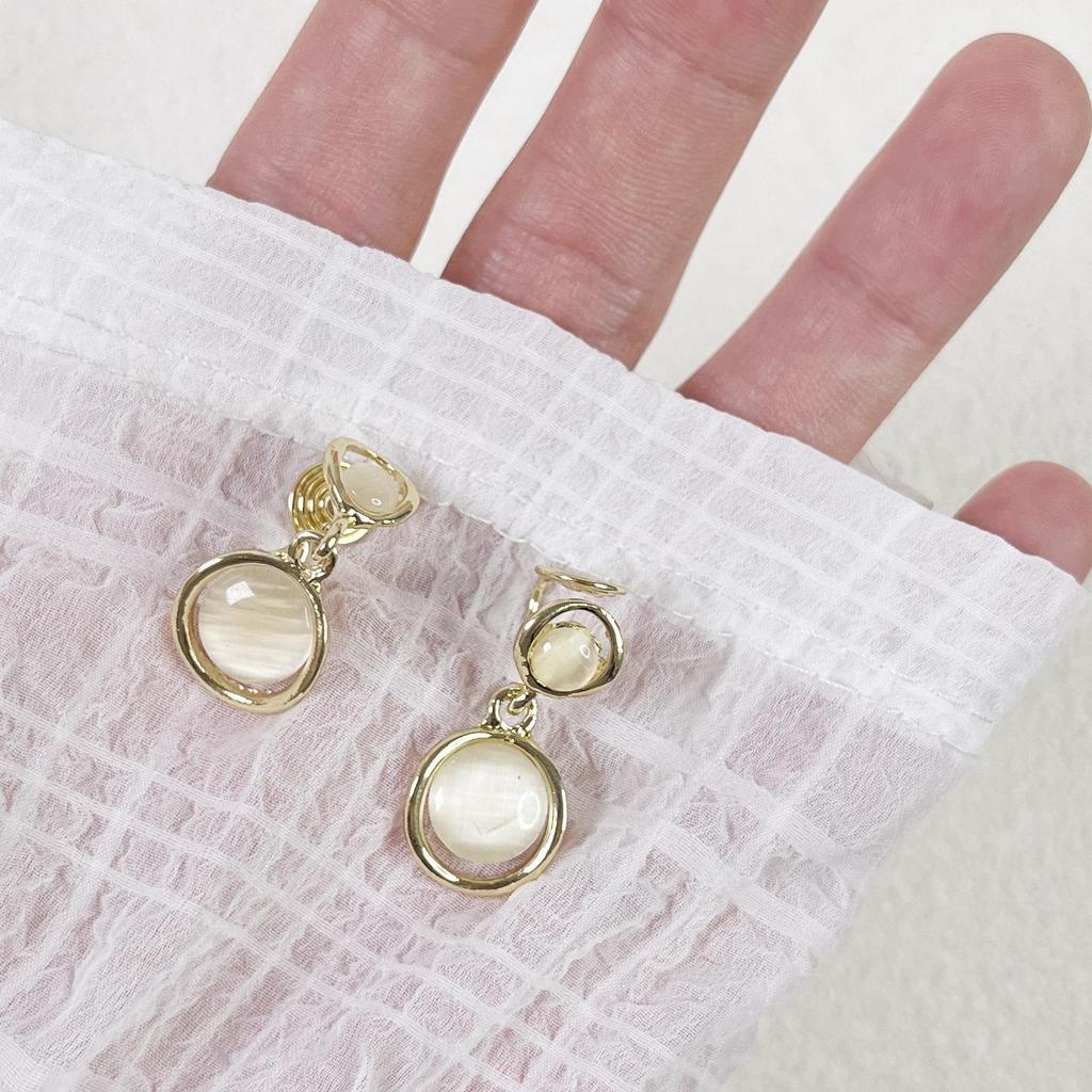 Vintage French Pearl No-Pierce Earrings: Elegant Luxury Clip-ons for Women