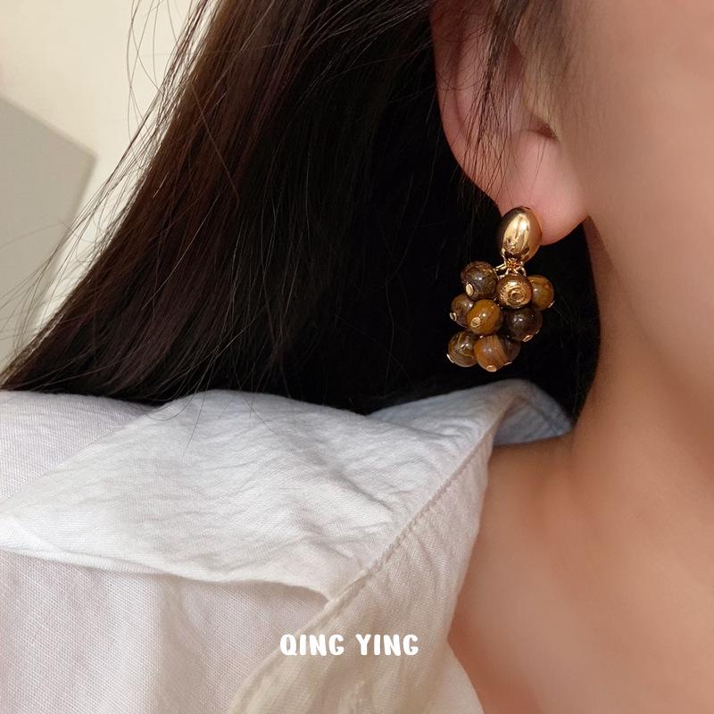 Retro Tiger Eye Tassel Earrings: Autumn/Winter Collection for Women - High-End, Natural Grape Cluster Design, Luxurious and Unique.