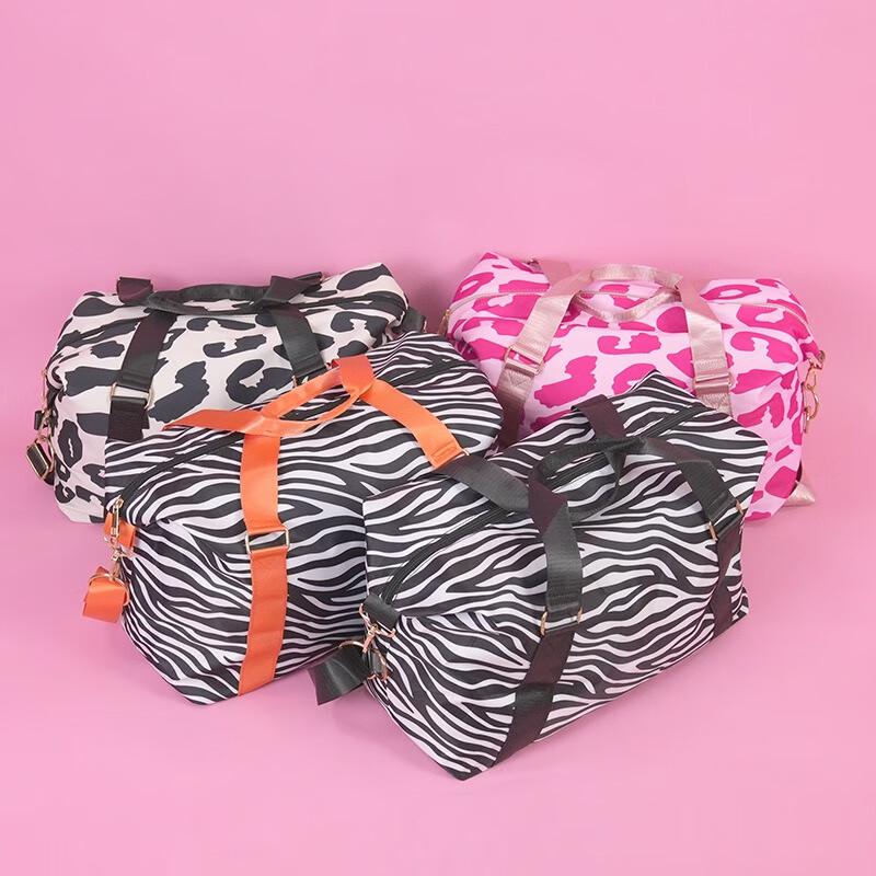 KANDEXS Cow Print Travel & Gym Bag