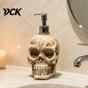 Vielseitiger Lotionbehälter für Badezimmer Totenkopf Spenderflasche mit Pumpe, Große Kapazität Vinyl Nachfüllbar Kreativer Gotischer Stil Toilettenartikelbehälter,