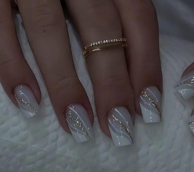 The New Collection Of Small Fresh Manicure, Advanced Simple French Small Flower Love Wearing Armor yellow jelly glue + rubbing strips