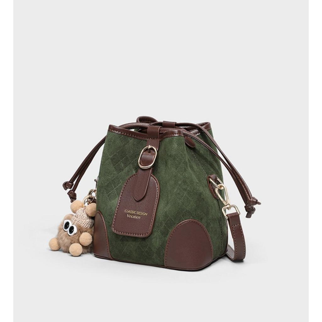 Bucket bag 2025 new women's bag autumn and winter shoulder bag small bag versatile high-end sense fashion commuter messenger bag