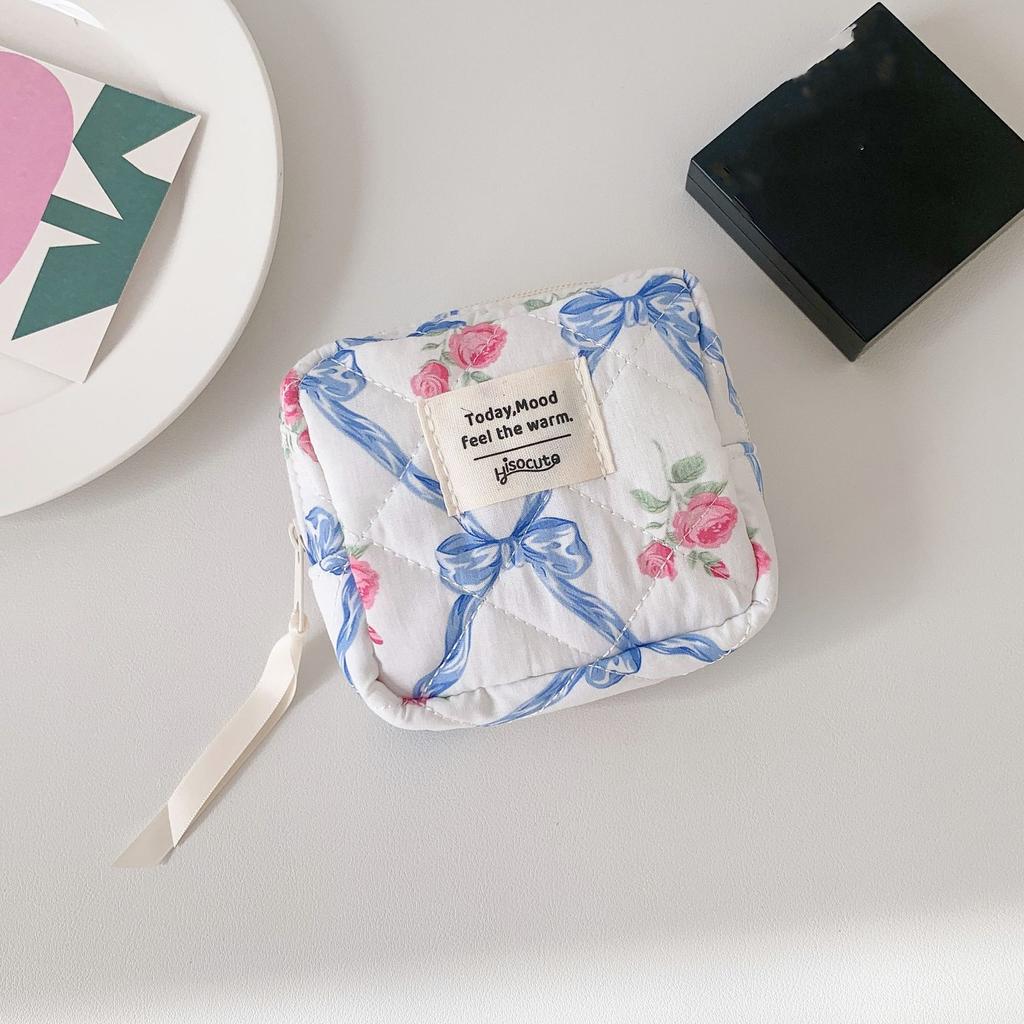 Cute Bow Flower Quilting Cotton Makeup Bag Portable Travel Small Item Bag Sanitary Napkin Makeup Small Fashionable Cosmetic Case