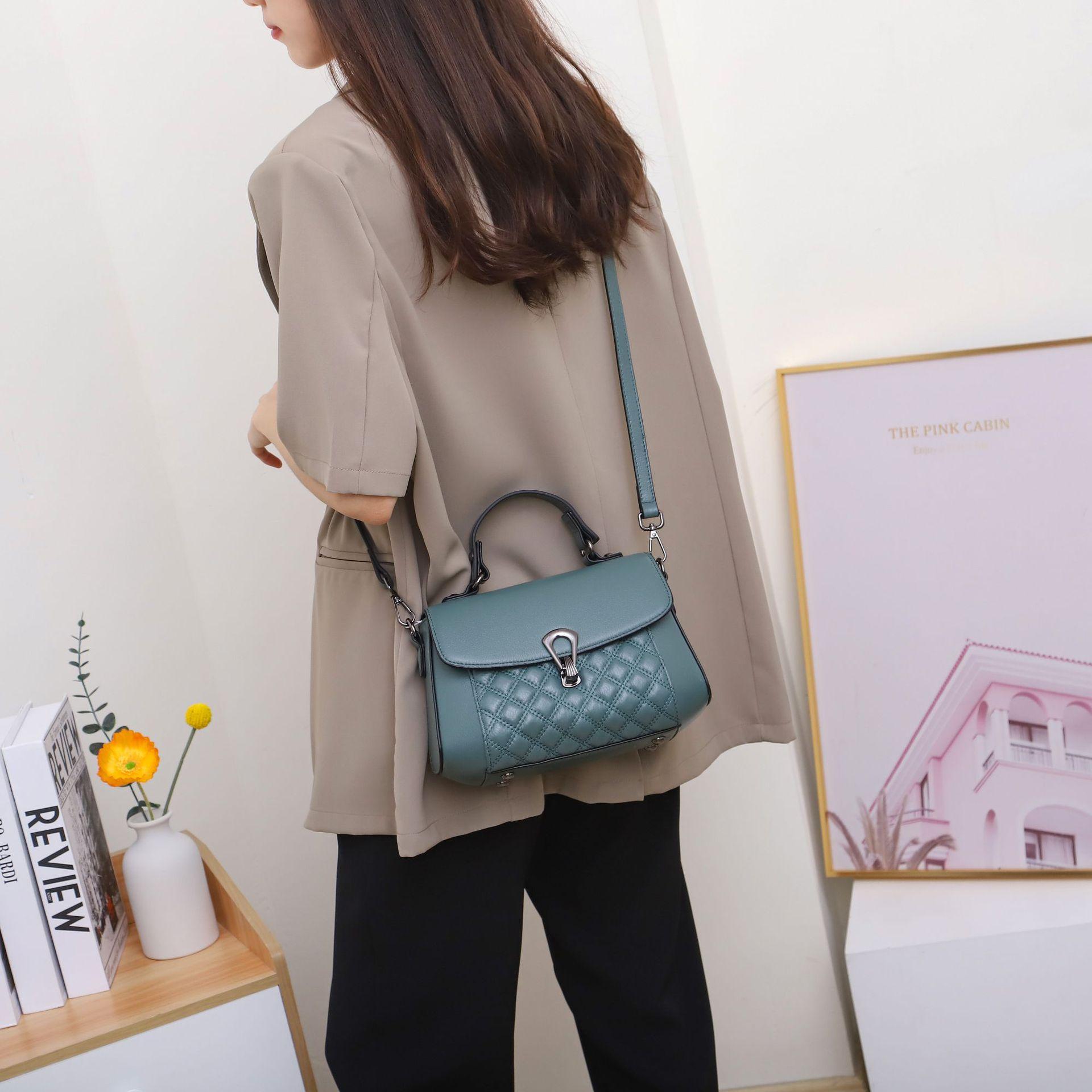 

Модная сумка-тоут через плечо морской синий