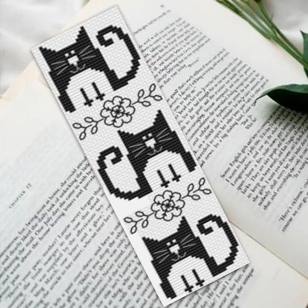 11CT Stamped Double-Sided Bookshelf Crossstitch Bookmark Art Projects 18x6cm Needlework Embroidery Craft Kit for Book Lovers