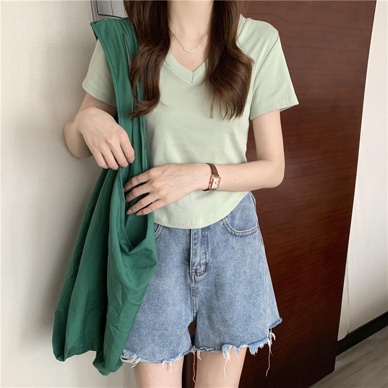 Women Solid V Neck Short Sleeve Curved Hem Slim Fit Cropped Casual Basic Tee Shirt