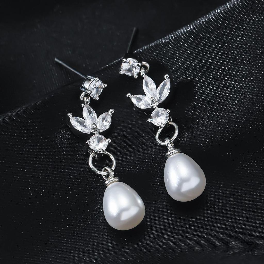 Luxurious European & American Long Pearl Drop Earrings with Zircon