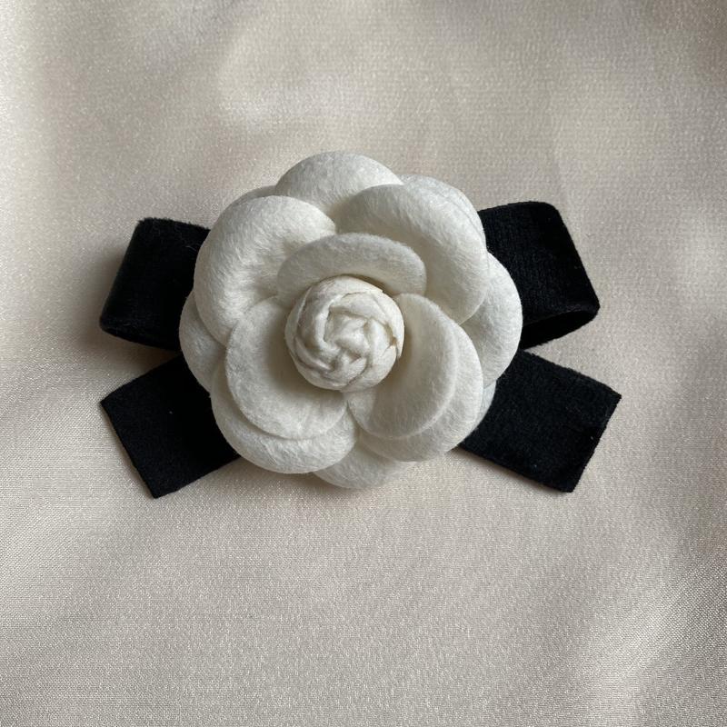 Black Brooch Fabric Camellia Flower Brooch Bow Tie Ladies College Style Shirt Collar Pins Vintage Wedding Party Brooches For Wom
