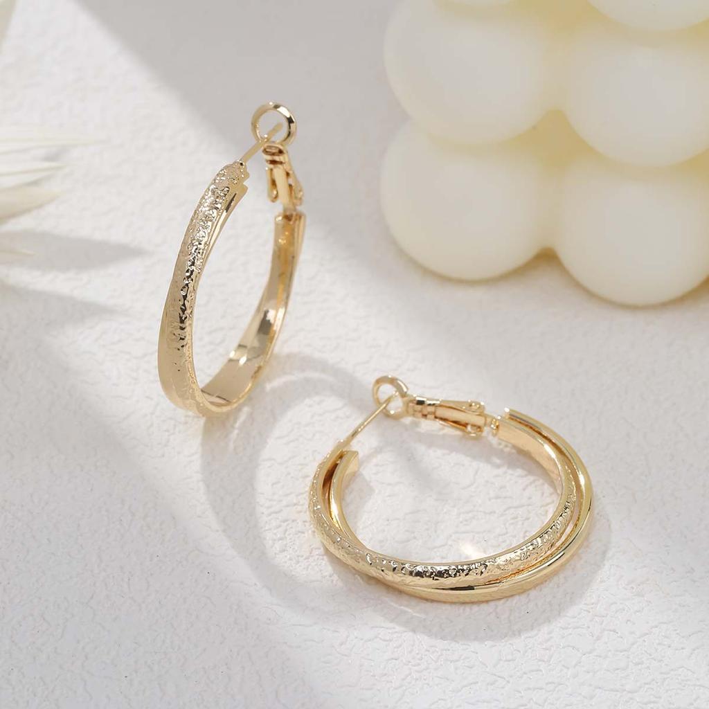 Simple Atmosphere Geometric Circle Winding Earrings Personalized Gold Niche Fashion Earrings Luxury High-End Earrings