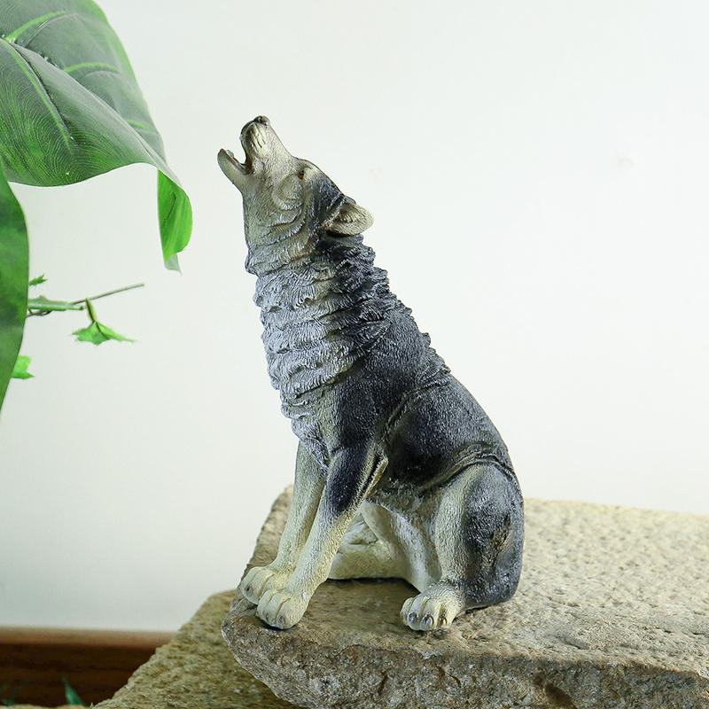 European-style Roaring Wolf Figurine Lifelike Animal Sculpture for Home Décor, Living Room, Office, or Outdoor Garden Ornament