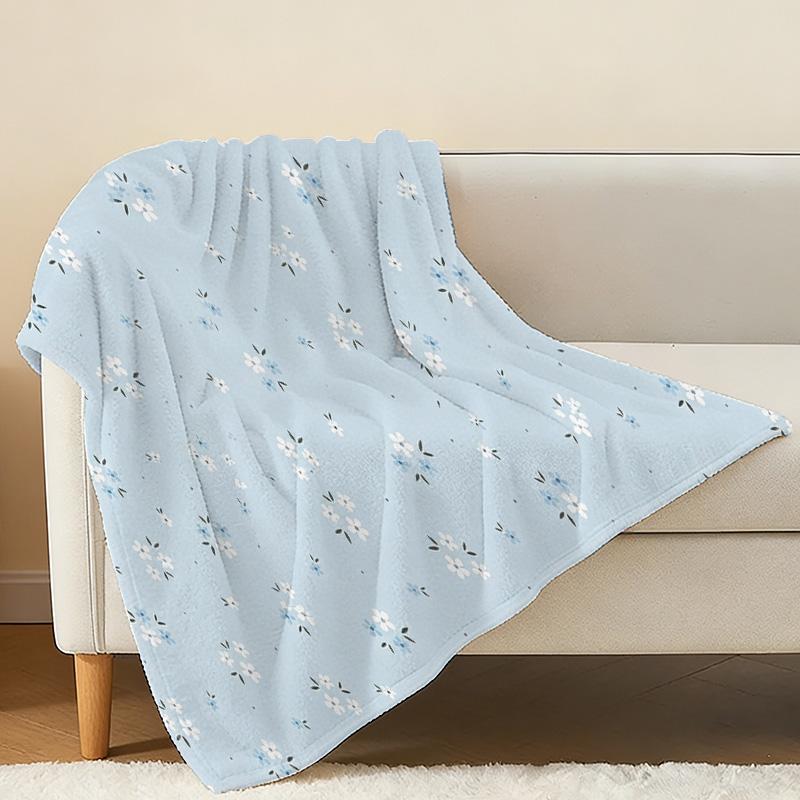 Soft Flannel Throw Blanket – Lightweight & Warm, Simple Floral Pattern, Cozy for Home Lounge, Ideal for Christmas & Halloween