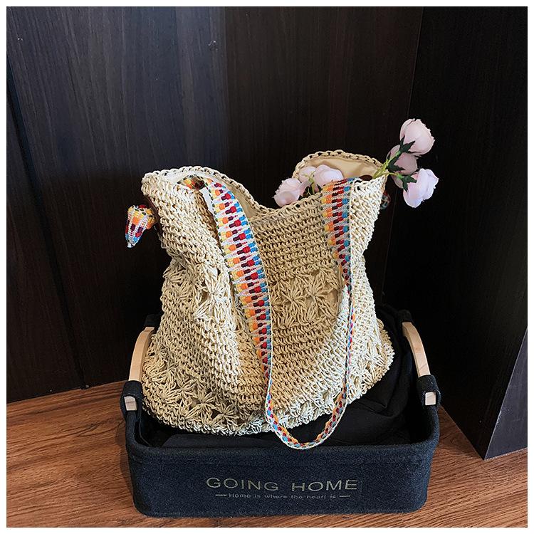 Retro woven bag women's 2025 new versatile casual beach bag casual simple tote