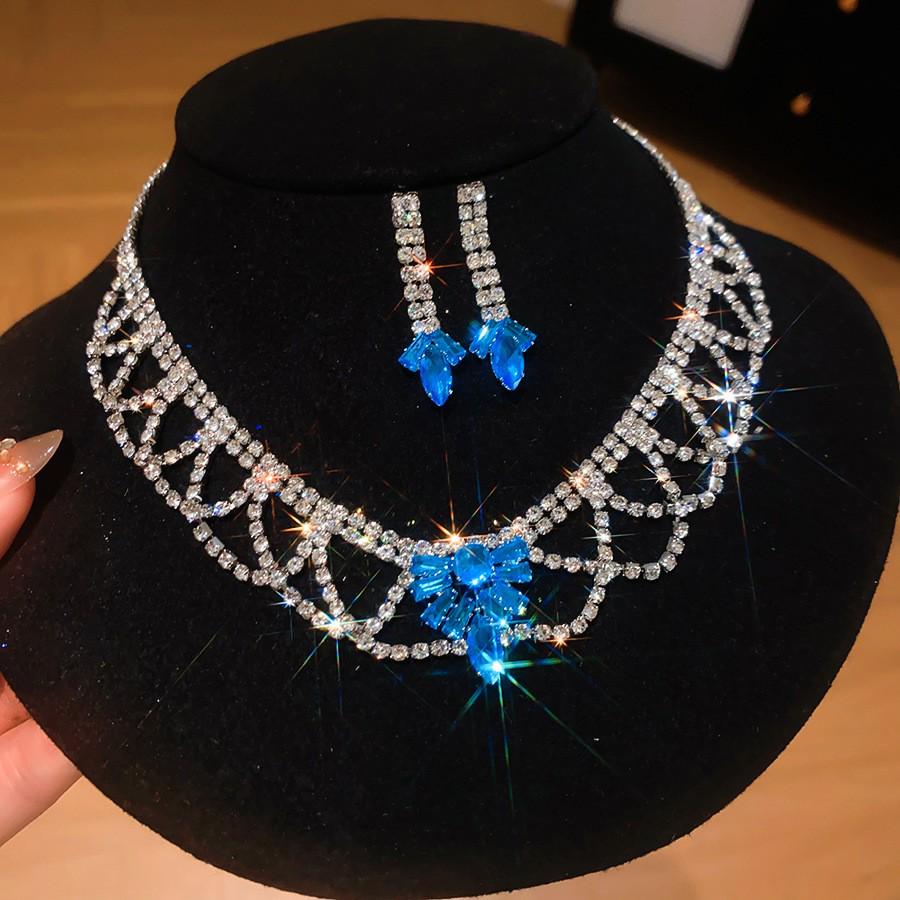 Set di Orecchini e Collana con Diamanti a Goccia: Lussuosa Collana Girocollo con Pendente Gioiello per Donna
