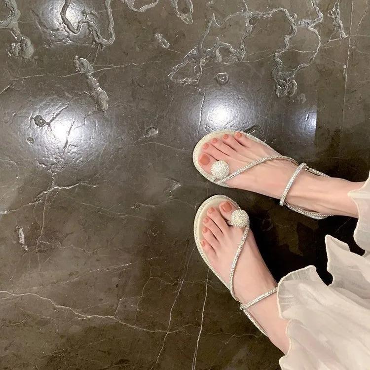 Sandales d'été pour femmes, nouvelle mode, sandales de plage, pantoufles plates à strass, sandales de luxe, chaussures de créateurs pour femmes