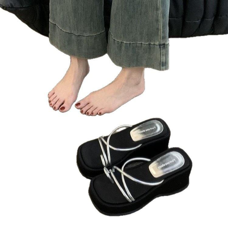 Internet celebrity beautiful set of cool toe slippers women's 2025 new summer wear fashion high sense slope heel thick bottom one-word