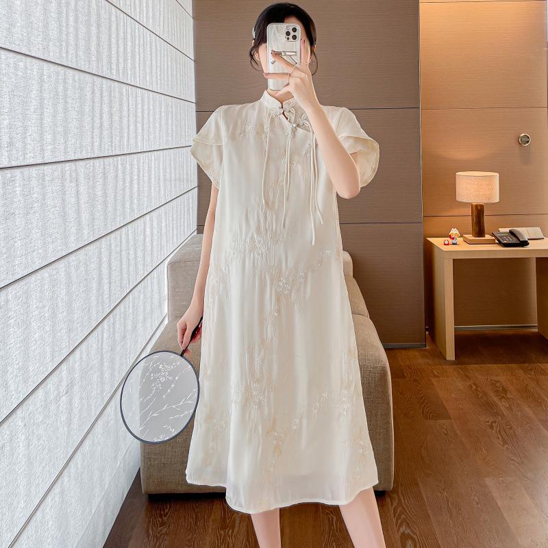 Summer 2026 Embroidered Qipao Maternity Dress with Short Sleeves and Stand Collar 2XL