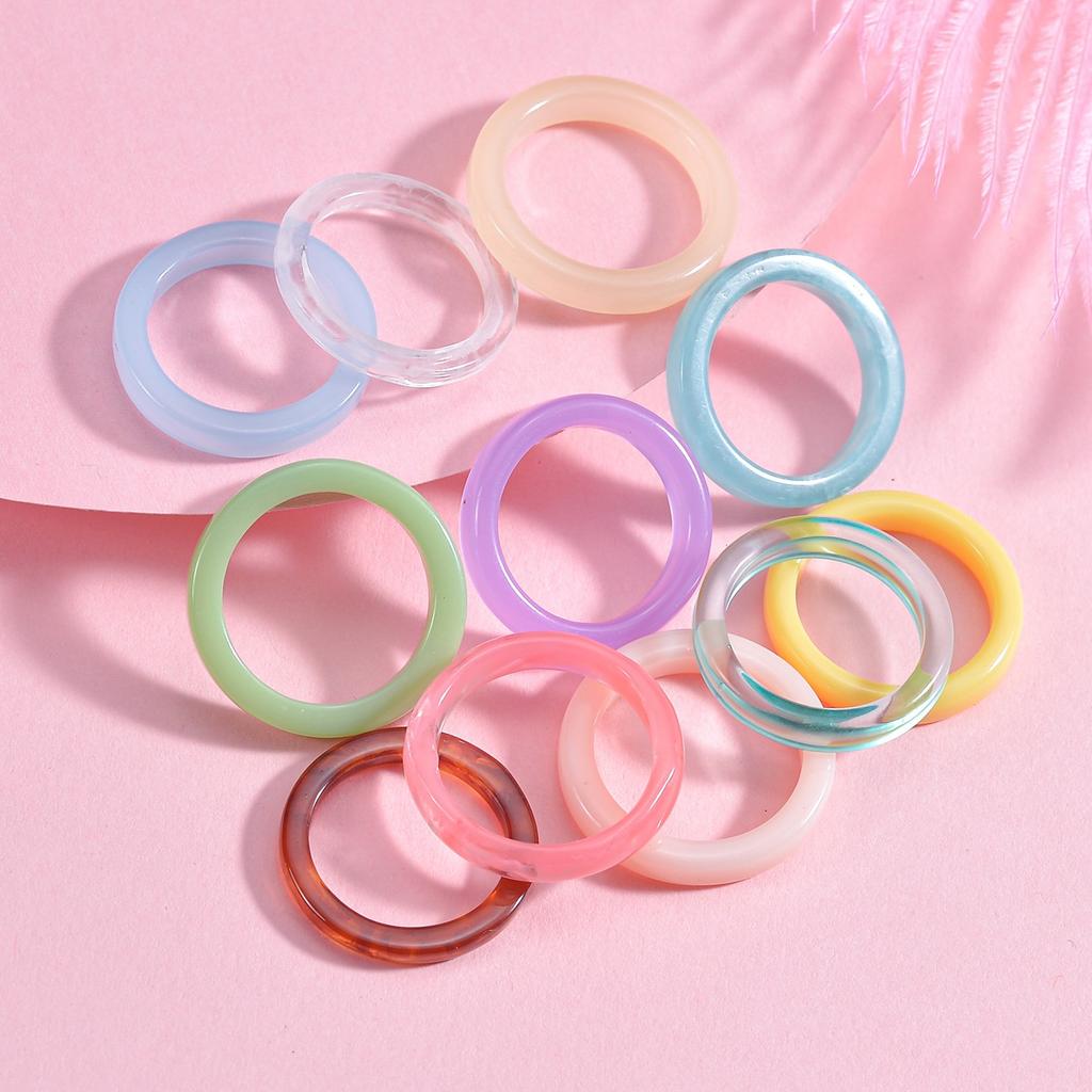 Koreanisches buntes transparentes Harz Acryl Ring Set für Damen Trendiger geometrischer dünner runder Ring Hochzeits Schmuck