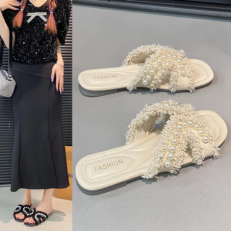 Wear pearl tassel fashion slippers 2025 new fairy Xiaoxiangfeng temperament versatile flat-bottomed cool slippers