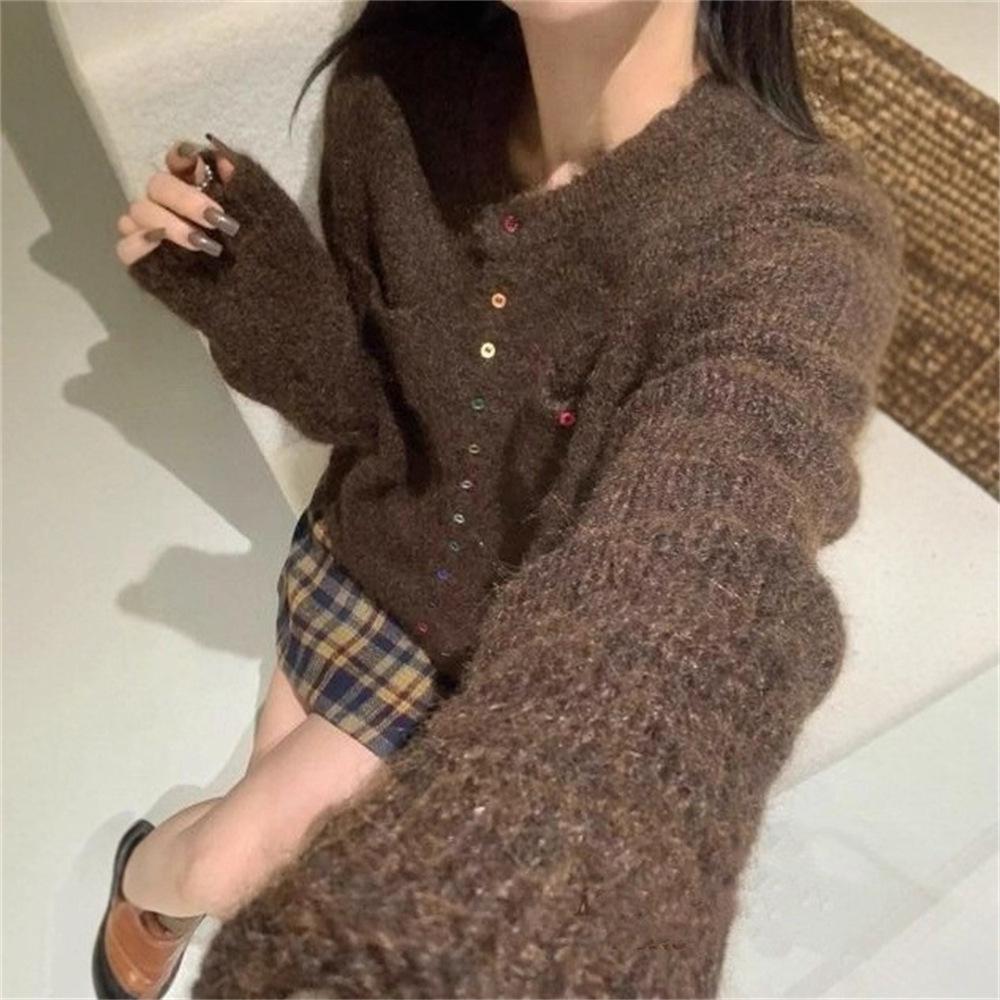 Корейский нишевый вязаный кардиган с круглым вырезом и пуговицами-конфетками - Мягкий и нежный свитер для осени и зимы One Size кофейный