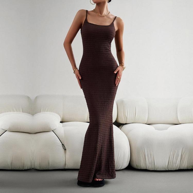 שמלת סריג סקסית בגזרה צמודה לנשים עם צווארון קולר, צבע אחיד, עוטפת את הירך, סתיו חורף