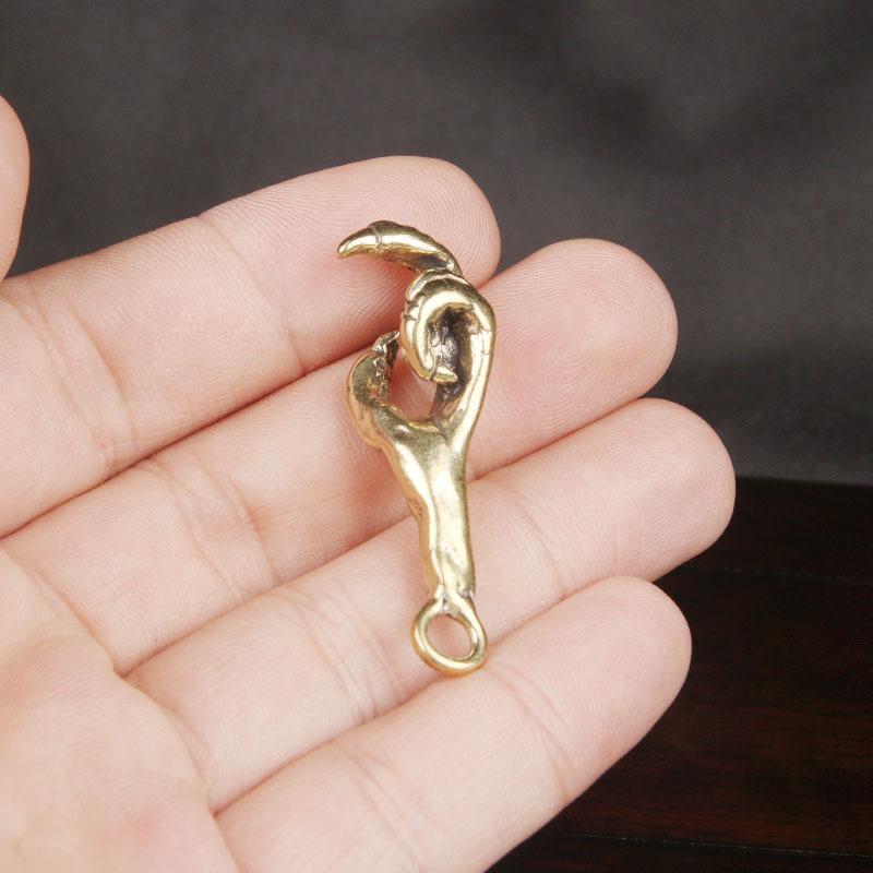 Vintage Brass Devil'S Hand Keychain Pendant With Eagle Claw Design For Bags Diy Jewelry Charms Accessories Punk Fashion Gifts