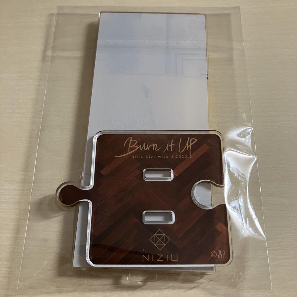 [USED] NiziU Acrylic Stand Mayuka