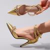 Sexy Zlaté Lodičky s Špičatou Špičkou Dámské Luxusní Sandály na Podpatku s Designem Uzlu z Křišťálového Pásku Módní Boty Lodičky s Krytým Podpatkem na Zip