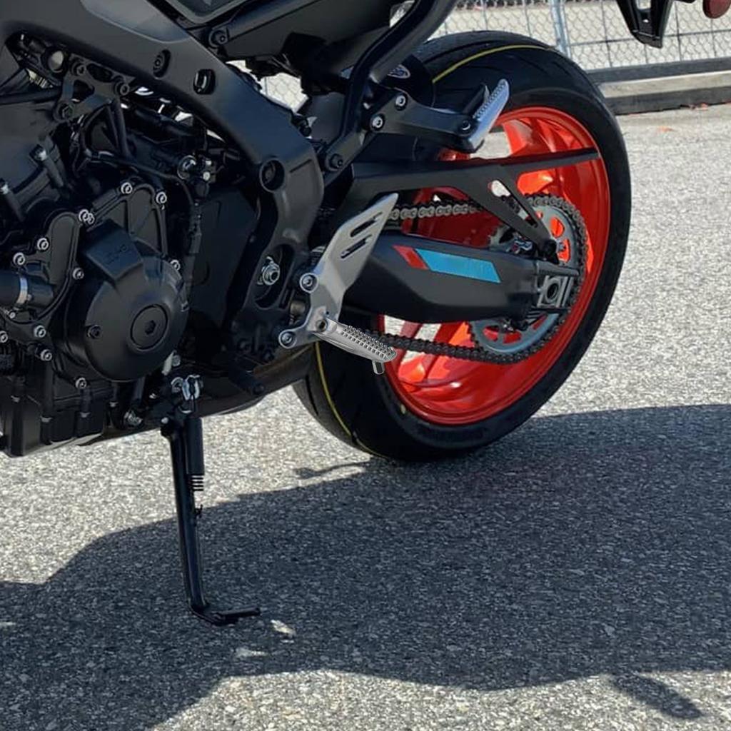 1SET Fahrer Fußrasten Fußstützen Pedale Für YAMAHA MT09 2021-2025 XSR900 2022-2024 YZF R7 2022-2025