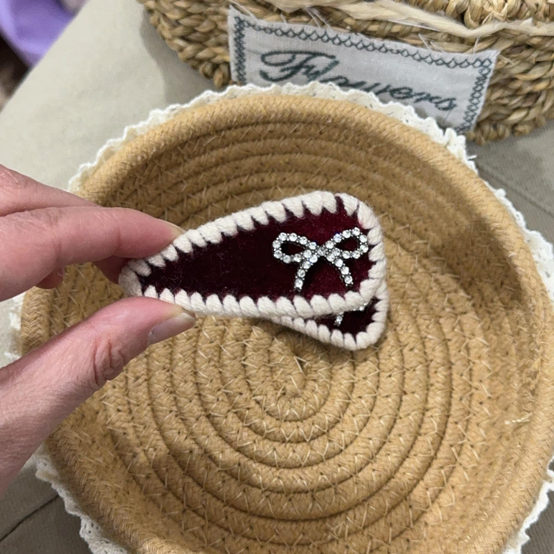 2026 Bow Water Drop Yarn Edge Hairpin for Women s Flyaway Bangs красный