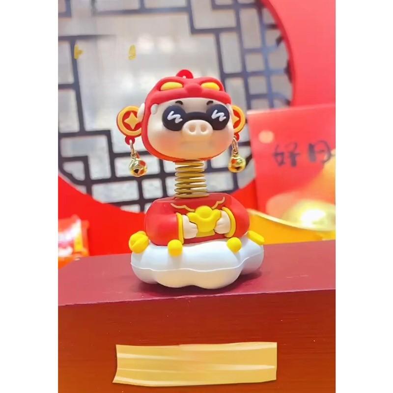 Gg Bond Cartoon Keychain With Resin Material For Lucky Key Accessory