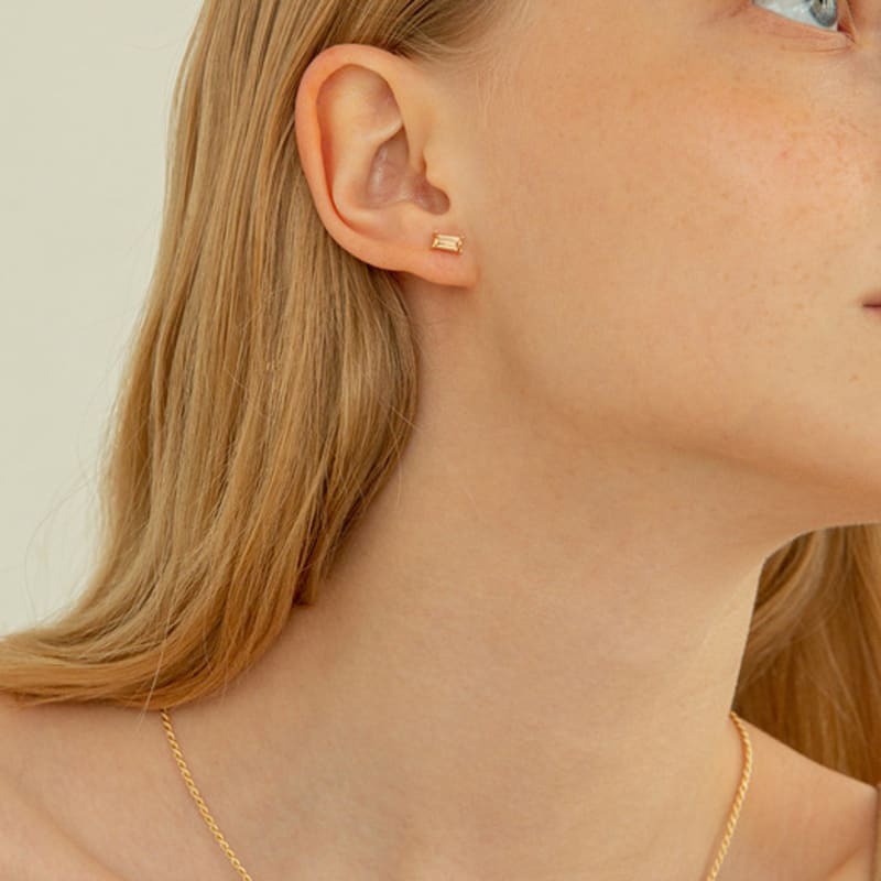 LUNNE 14k Champagne Baguette Cubic Piercing (14k Gold) #L09