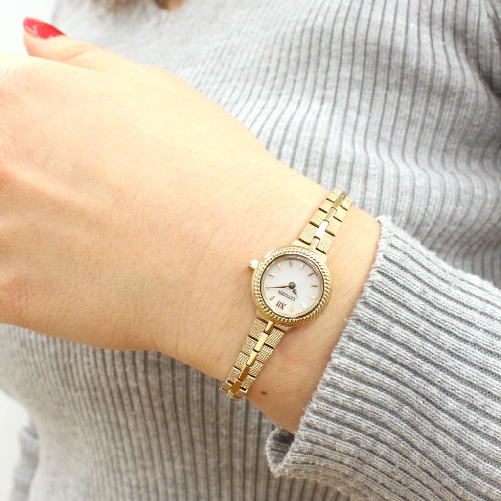 Citizen Kii Solar Watch for Women with Round Metal Bracelet Eco-Drive (EG2984-59A)