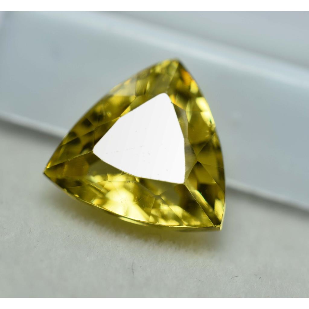 YELLOW Trillion Cut 8.1 Ct Natural Sapphire Top Quality Loose Gemstone