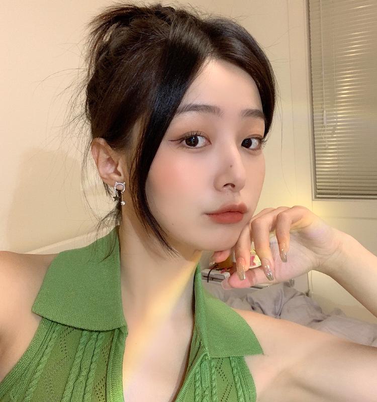 2024 Trendy High-End Cat Stud Ear Clips for Women – No Piercing Needed