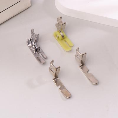 4-teiliges Reißverschluss-Nähfuß-Set für alte Nähmaschinen (Nähfuß aus Eisen, Nähfuß aus Kunststoff, linkes Loch und rechtes Loch, einseitig)