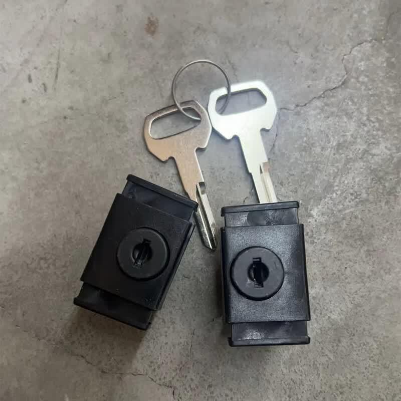 Qing An Sinotruk Howo Storage Box Lock Set