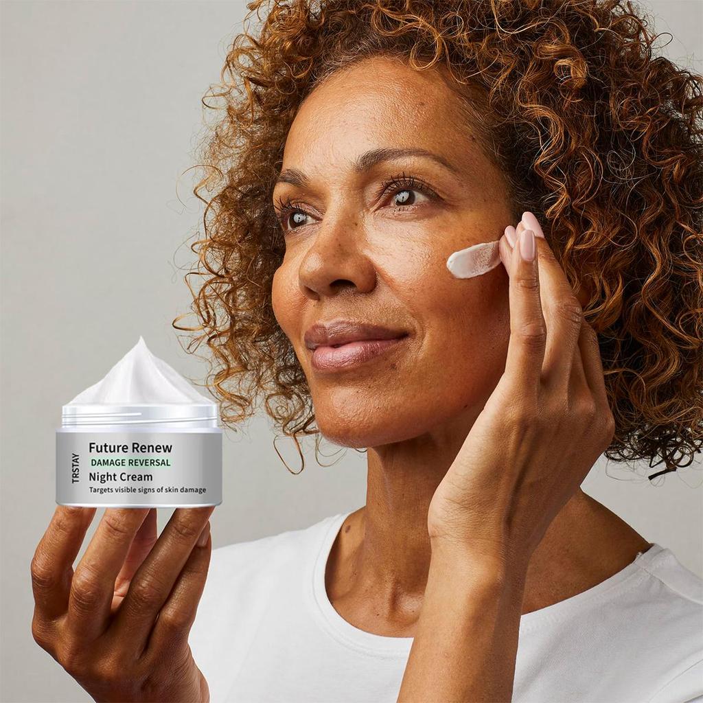 Collagen Hyaluronic Acid Lifts Firmness and Hydration The Night Cream Hydrates and Moisturizes, Nourishes the Skin, Leaving It Soft and Refined