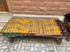 Handgefertigte Kantha-Steppdecke: Florale Vintage Sari Tagesdecke