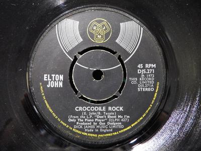 7-tommers Plate ELTON JOHN - Crocodile Rock DJS271 DJM Records 1972 UK Pop Brukt