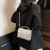 Hochwertige Textur kleine Tasche Damen neue Mode Retro Schulter Umhängetasche vielseitige tragbare kleine quadratische Tasche