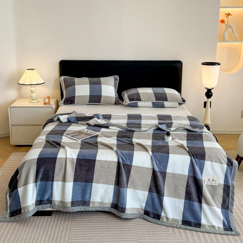New Solid Color Flannel Blanket Blanket Casual Nap Office Comfortable and Warm Solid Color Milk Blanket
