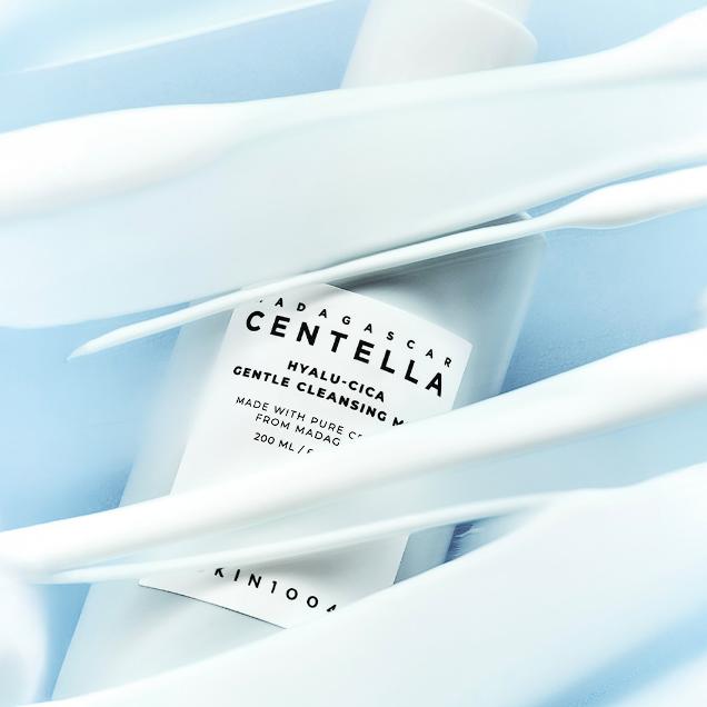 Skin1004 Madagascar Centella Hyalu-Cica Gentle Cleansing Milk 200ml
