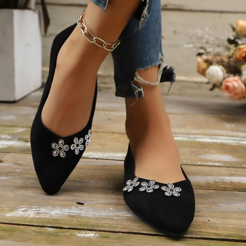 2026 Plus Size Flats Fall New Pointed Toe Shallow Mouth Suede Rhinestone Flower Soft Sole Non-Slip Wear-Resistant Single