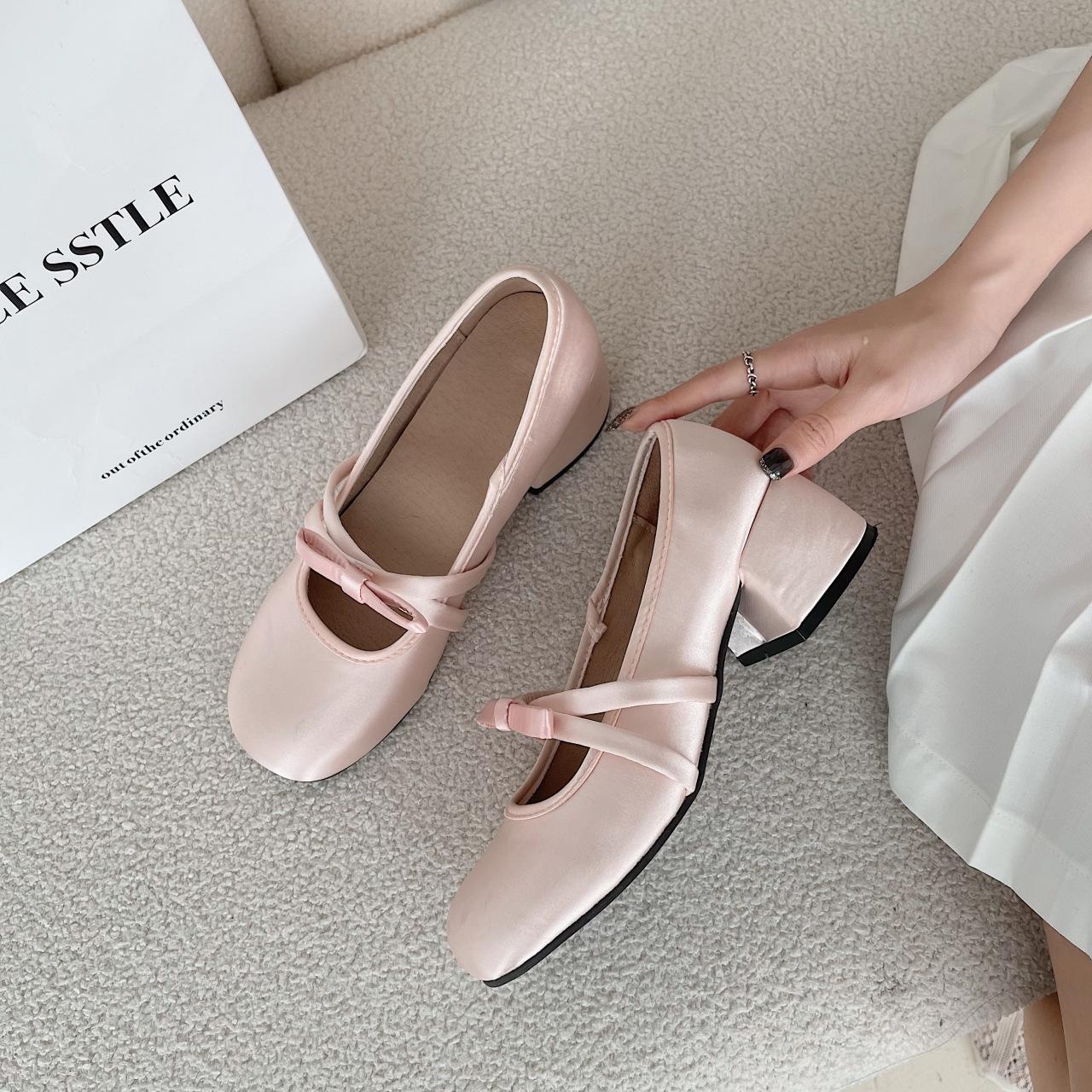 

Французское платье в сказочном стиле с туфлями Мэри Джейн для женщин 2025 осень новинка круглый носок мелкий вырез низкий каблук бант одинарные туфли 40