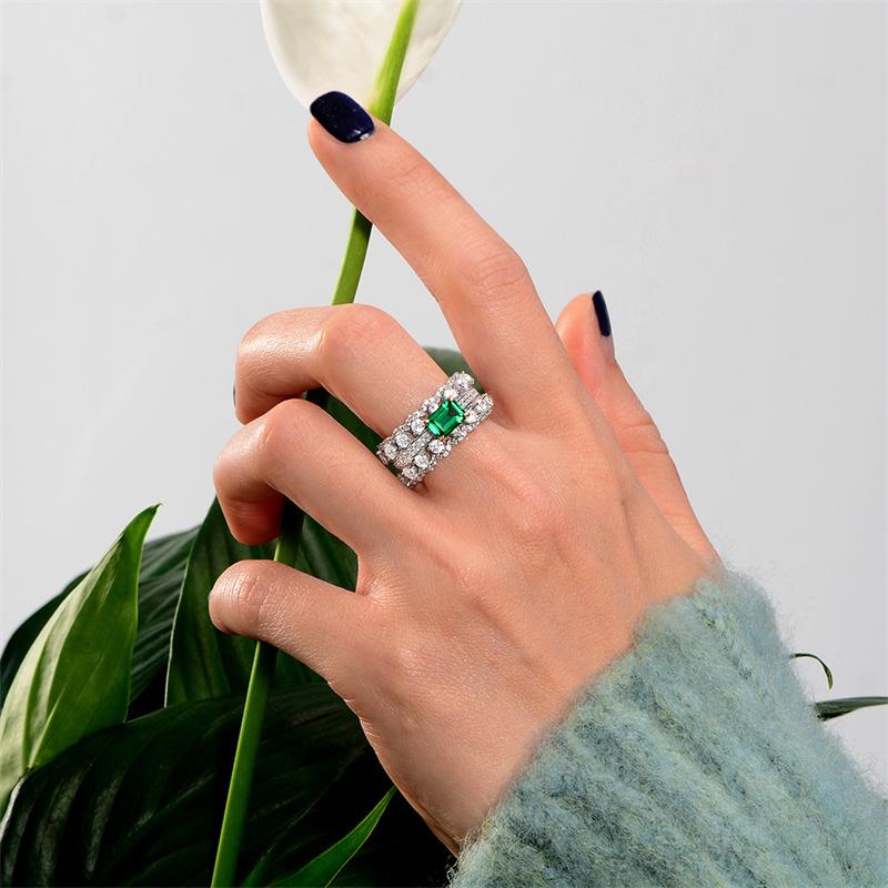 Huitan Noble Green Cubic Zirconia Rings for Women Anniversary Evening Party Temperament Lady Finger Accessory Statement Jewelry