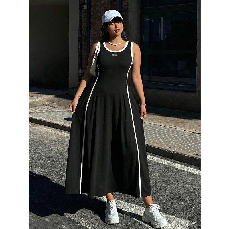 

Спортивное платье-майка в стиле колор-блок большого размера, без рукавов, А-силуэта, идеально подходит для стройности и придает спортивный вид. XL чёрный